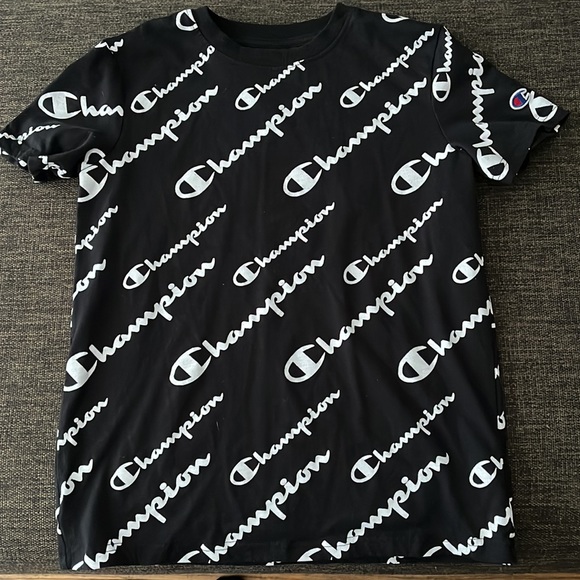 2 boys size large shorts sleeve shirts and 1 long sleeve shirt size med - Picture 4 of 9